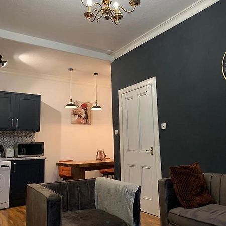 Glamours Stylish Victorian Apartment Near City Centre EDI Kültér fotó