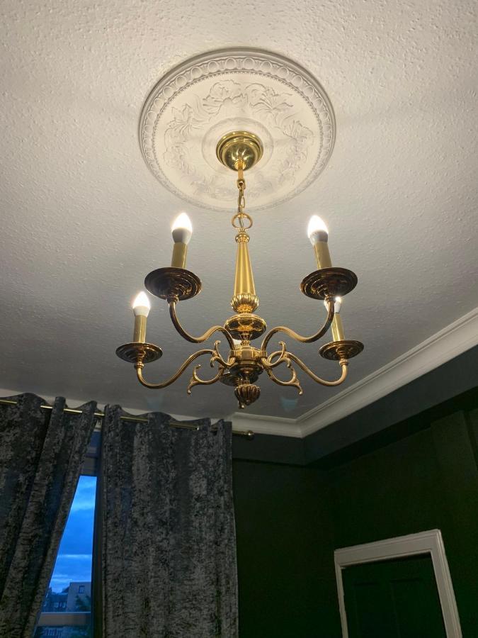 Glamours Stylish Victorian Apartment Near City Centre EDI Kültér fotó